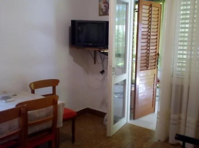 Apartments By The Sea Zaboric, Sibenik - 8368 Apartman Zaboric