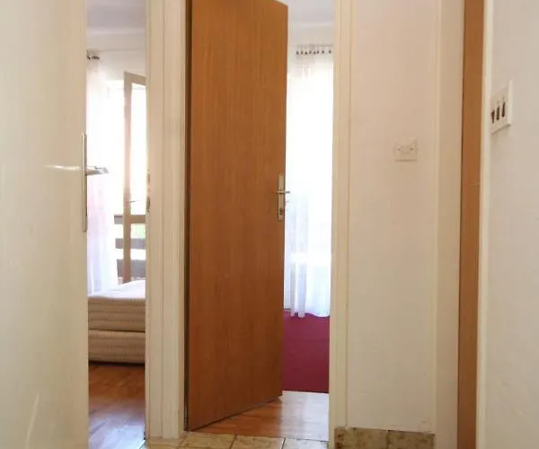 Apartman Apartments By The Sea Zaboric, Sibenik - 8368 Zaboric