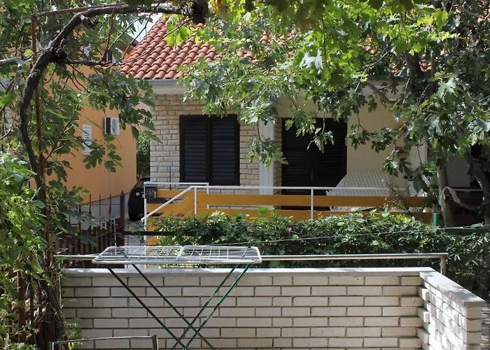 Apartman Apartments By The Sea Zaboric, Sibenik - 8368 Zaboric